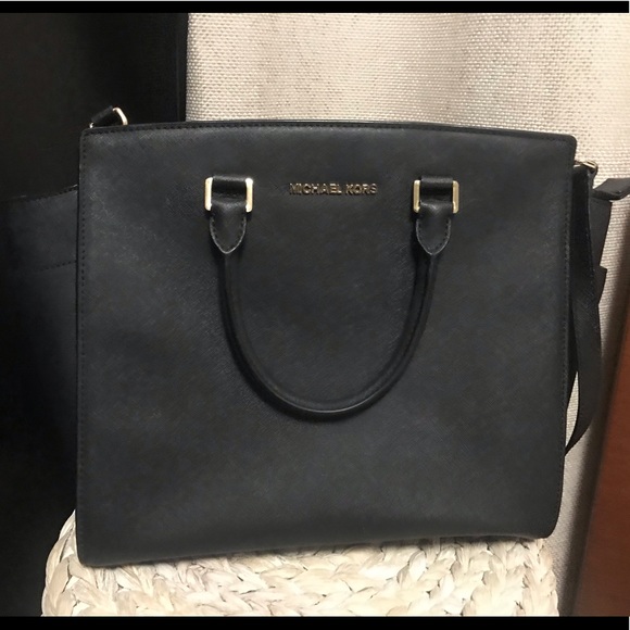 Michael Kors Large Selma Purse - Picture 2 of 11